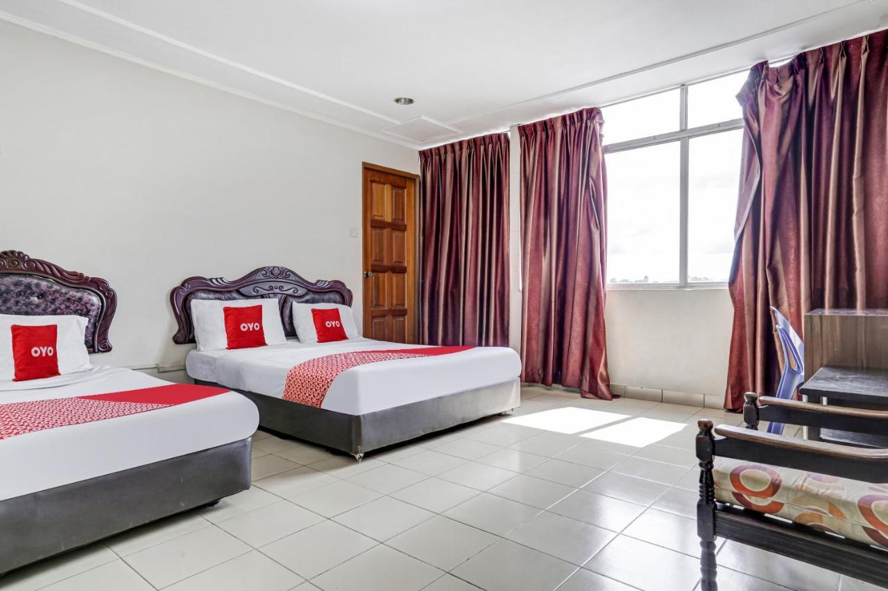 Oyo 90376 Centre Point Hotel Limbang Luaran gambar