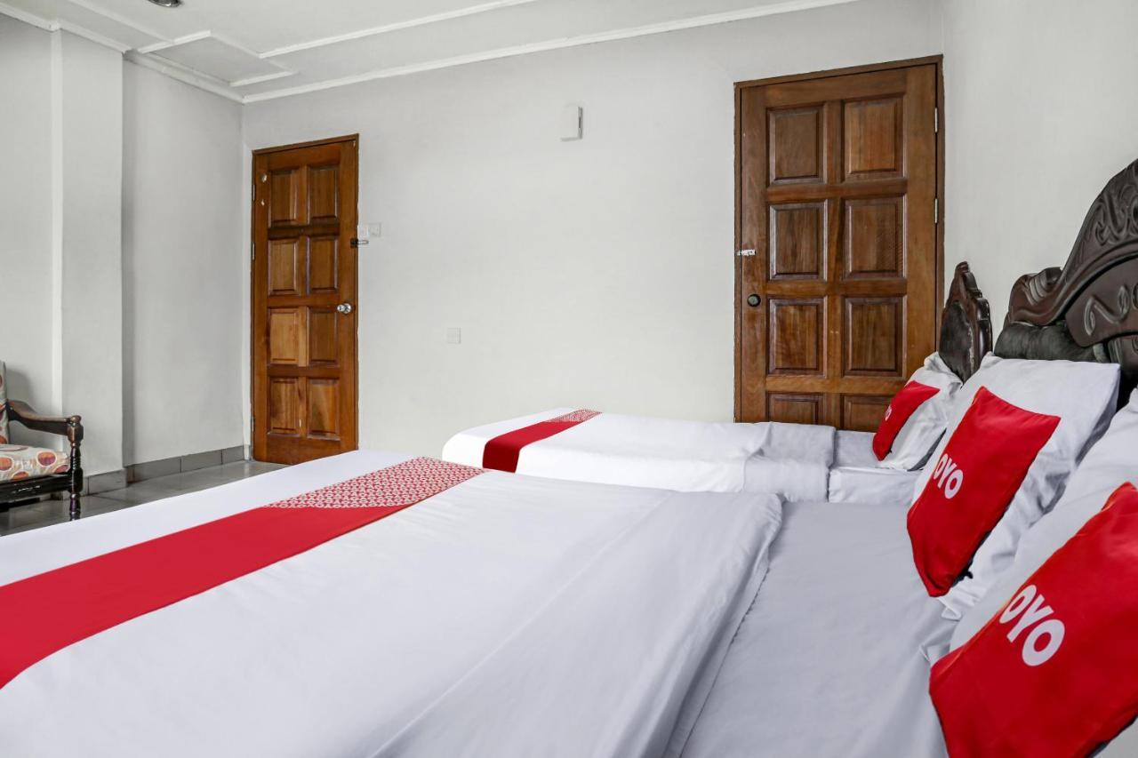 Oyo 90376 Centre Point Hotel Limbang Luaran gambar