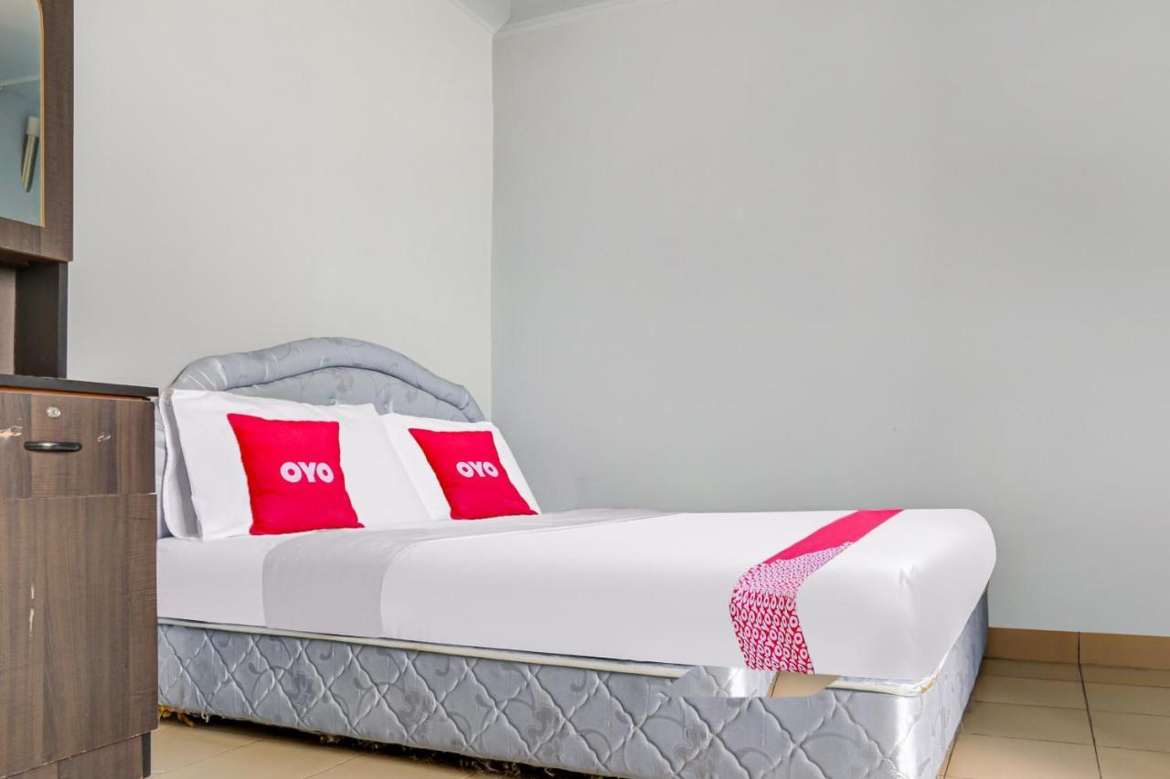 Oyo 90376 Centre Point Hotel Limbang Luaran gambar
