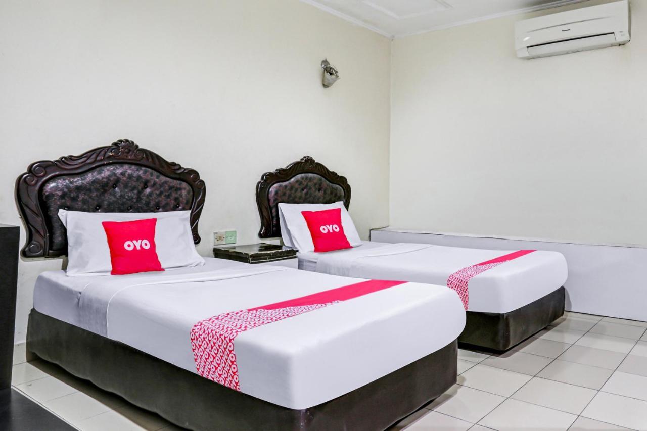 Oyo 90376 Centre Point Hotel Limbang Luaran gambar