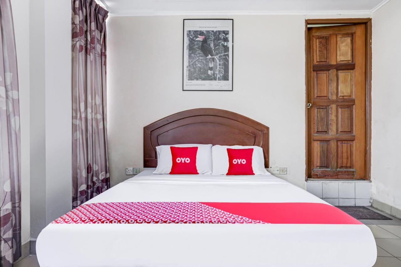 Oyo 90376 Centre Point Hotel Limbang Luaran gambar