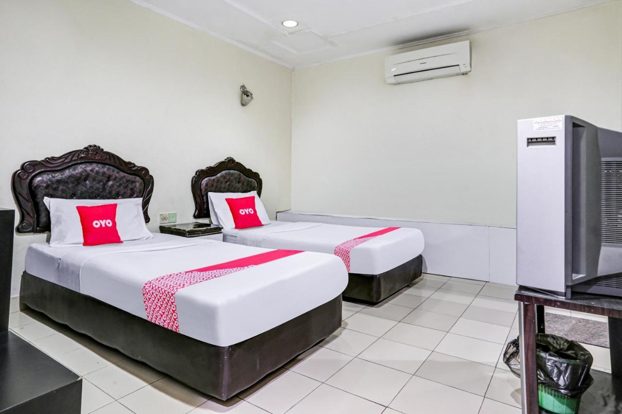 Oyo 90376 Centre Point Hotel Limbang Luaran gambar