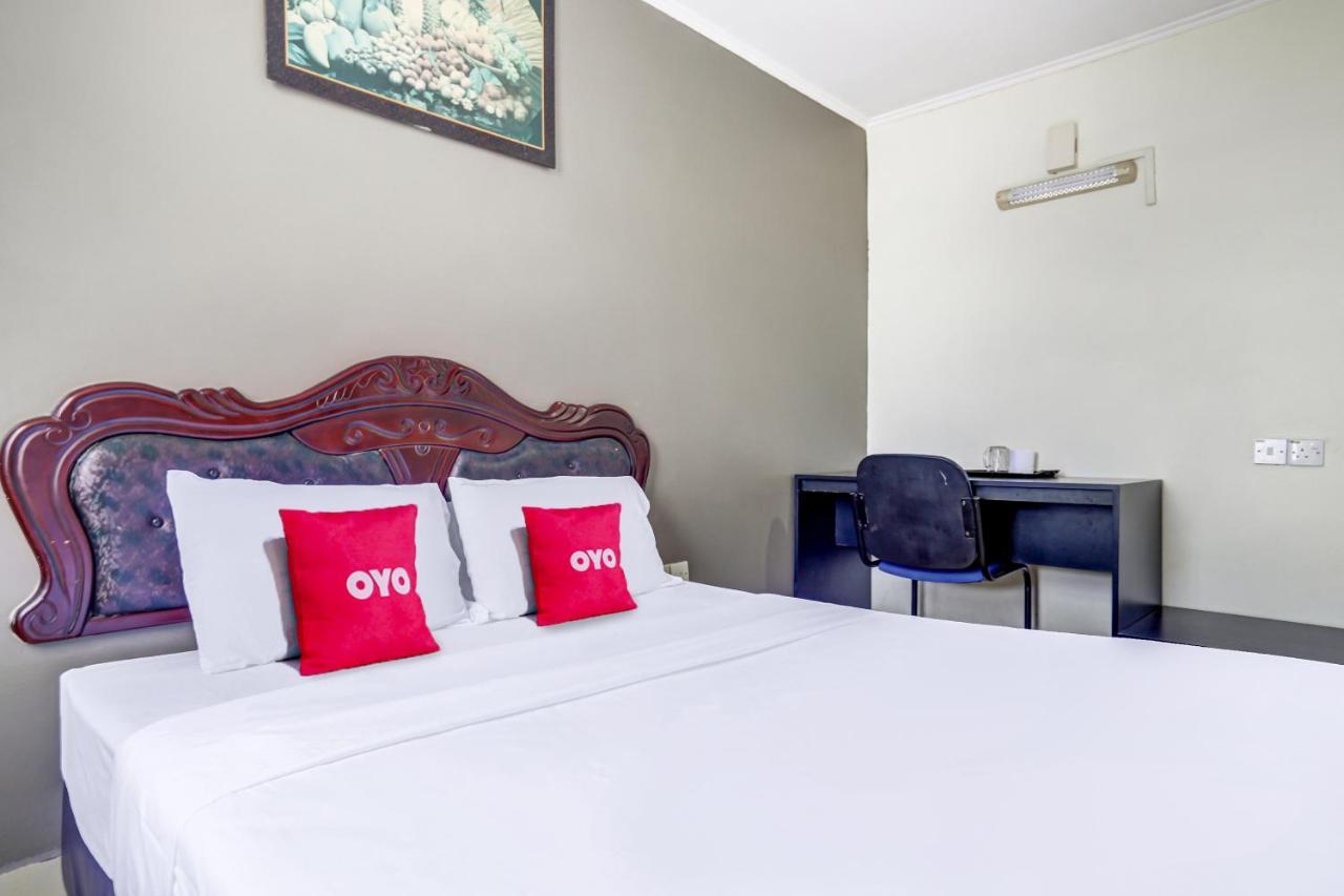 Oyo 90376 Centre Point Hotel Limbang Luaran gambar