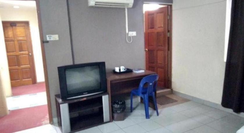 Oyo 90376 Centre Point Hotel Limbang Luaran gambar