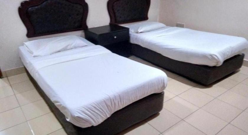 Oyo 90376 Centre Point Hotel Limbang Luaran gambar