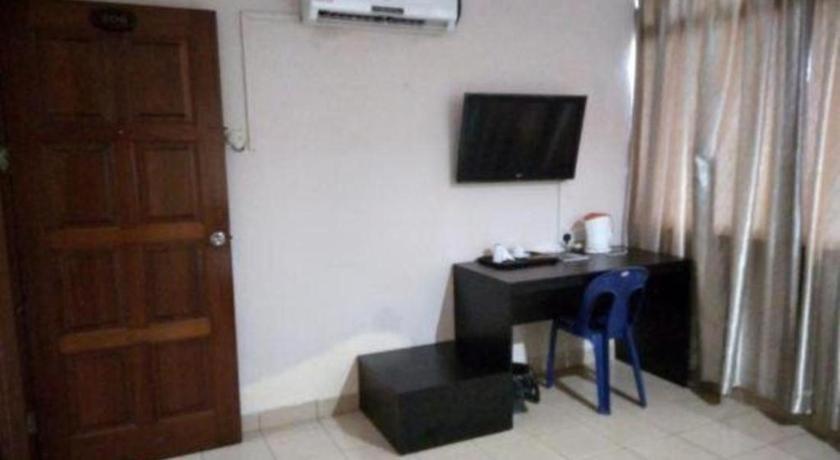 Oyo 90376 Centre Point Hotel Limbang Luaran gambar