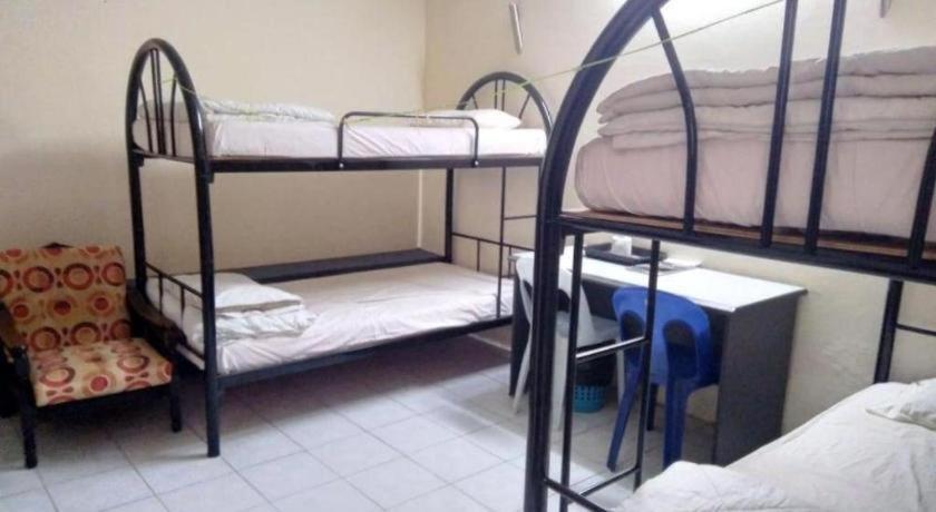 Oyo 90376 Centre Point Hotel Limbang Luaran gambar