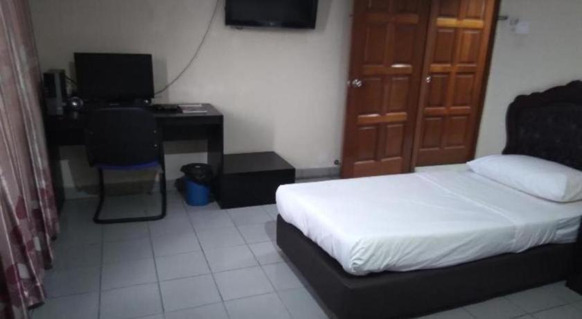 Oyo 90376 Centre Point Hotel Limbang Luaran gambar