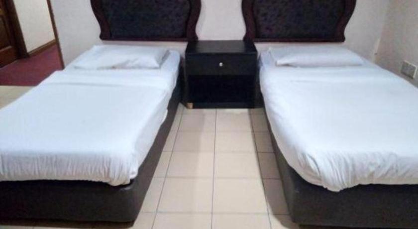 Oyo 90376 Centre Point Hotel Limbang Luaran gambar