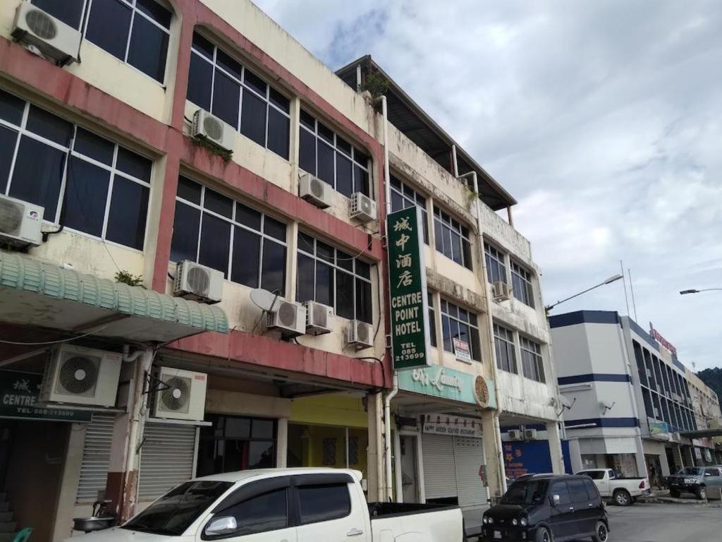 Oyo 90376 Centre Point Hotel Limbang Luaran gambar