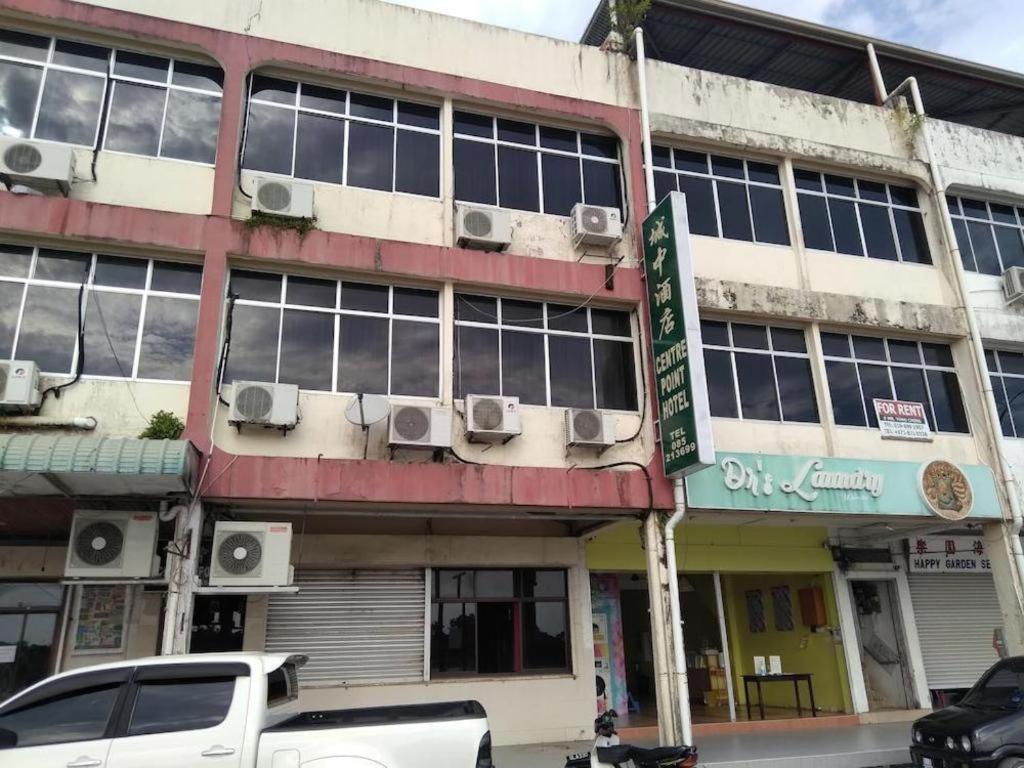 Oyo 90376 Centre Point Hotel Limbang Luaran gambar