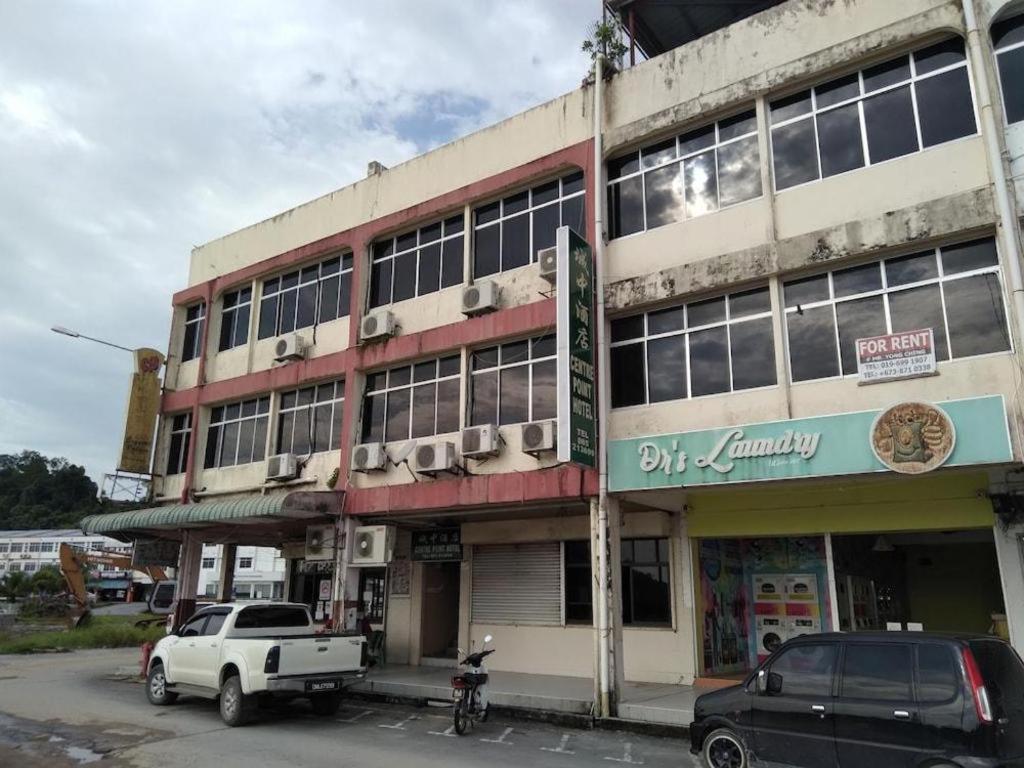 Oyo 90376 Centre Point Hotel Limbang Luaran gambar